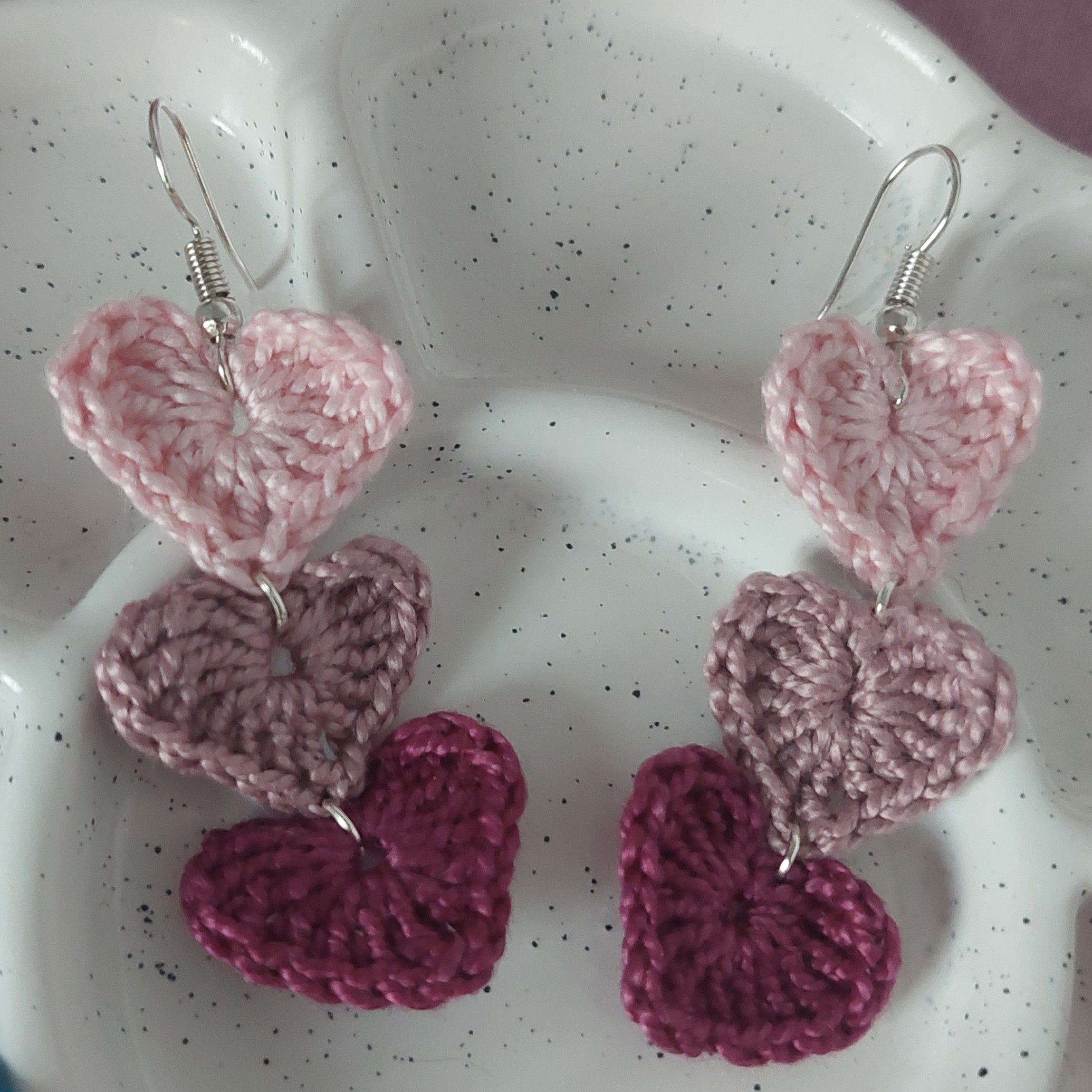 Boucles d'oreilles au crochet cœurs triple