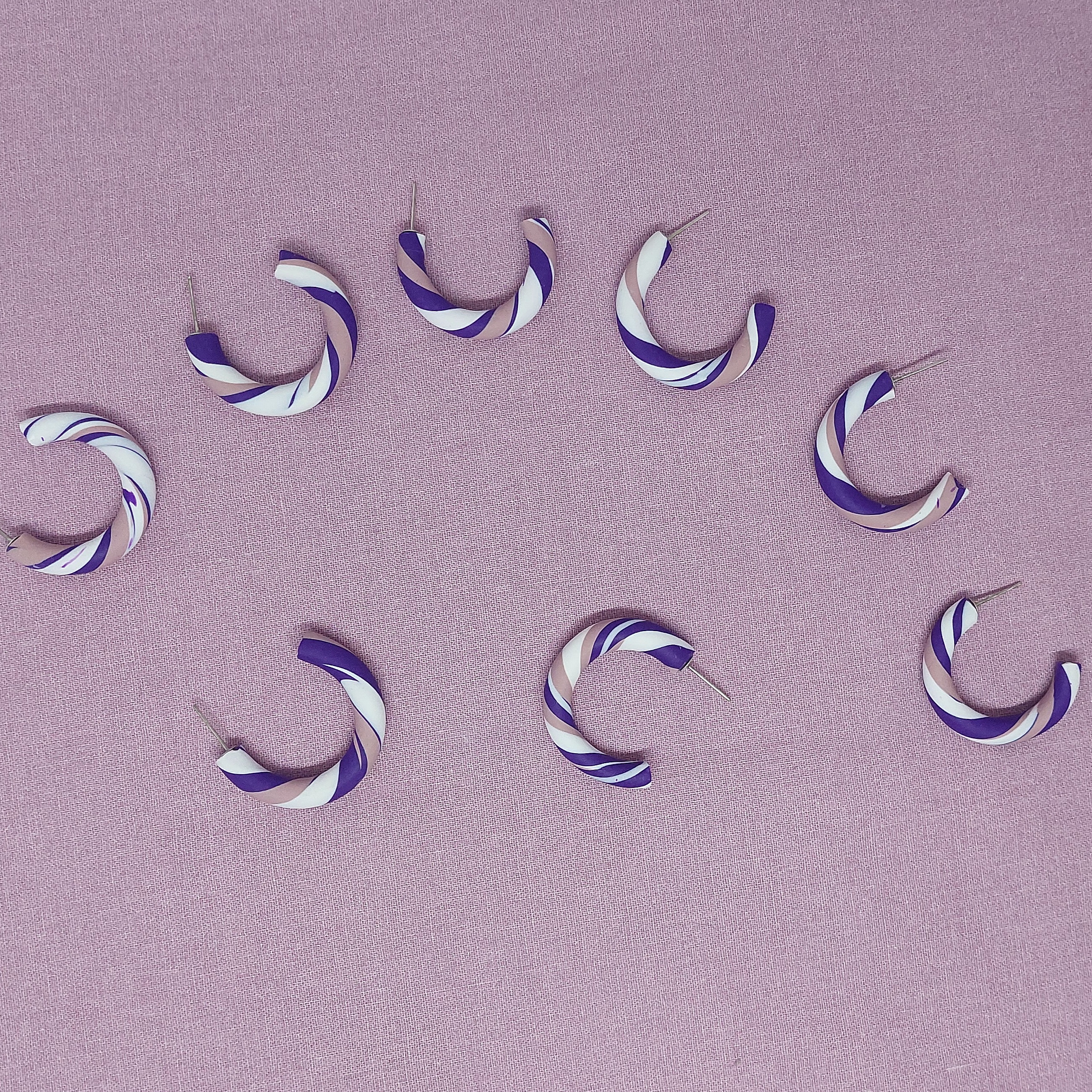 Cr&eacute;oles m&eacute;lang&eacute;es violettes, roses et blanches