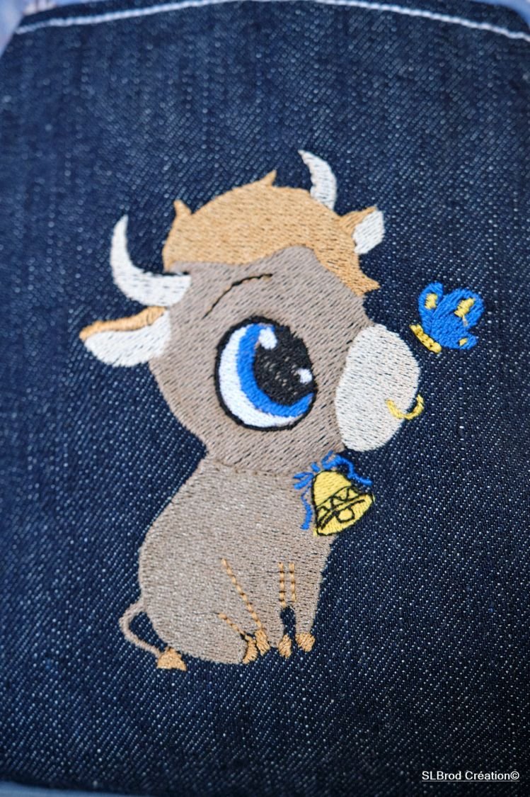 Zaino per bambini ricamato con toro di jeans, personalizzabile