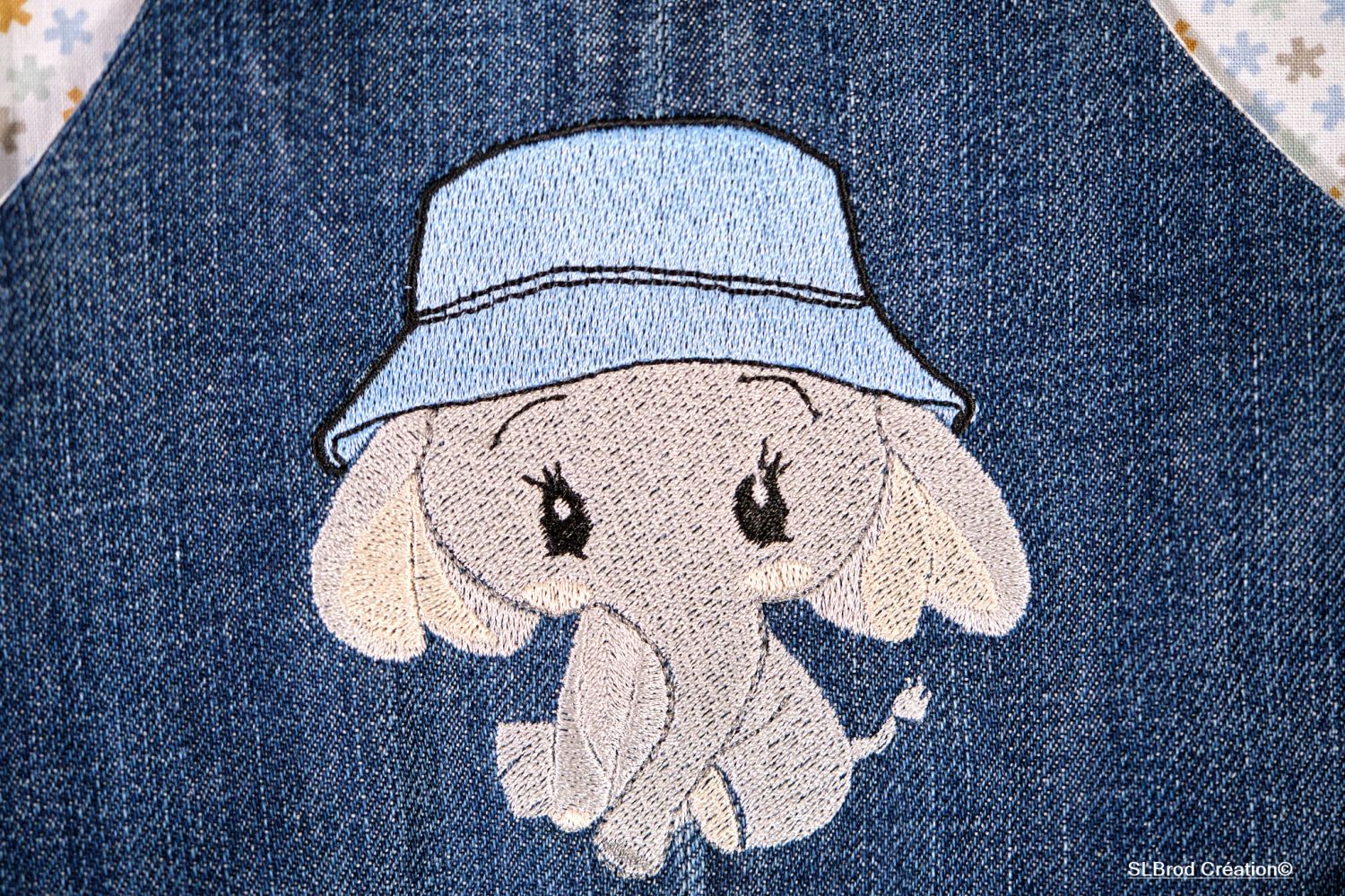 Zaino per bambini ricamato con cappello blu, personalizzabile