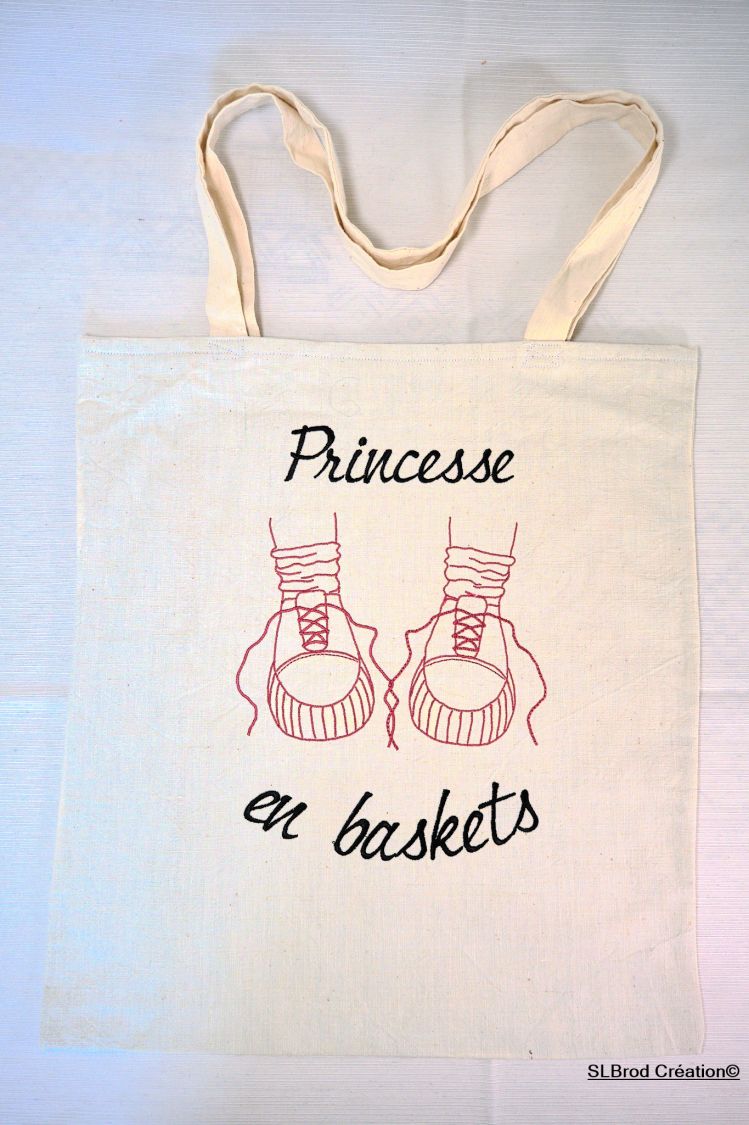 Tote Bag ricamata principessa con scarpe da ginnastica